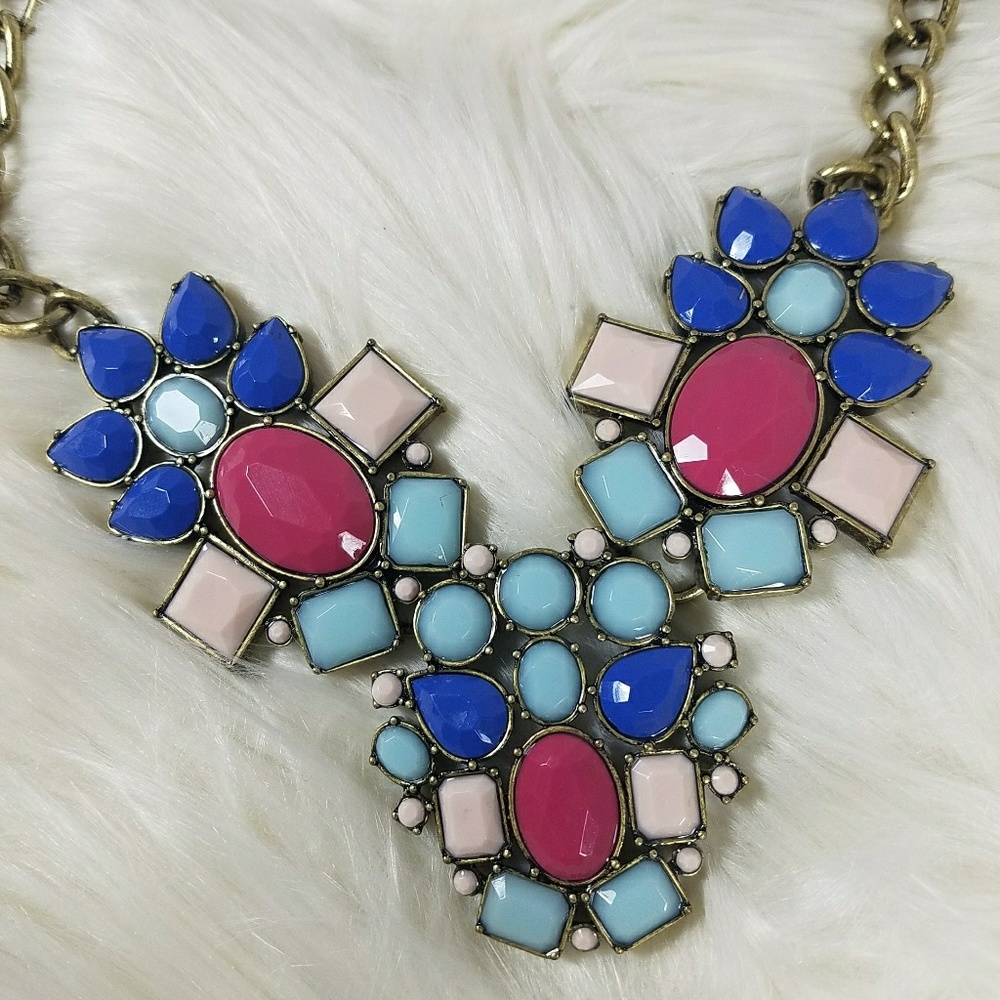 Avon Romantic Hideaway Necklace Earring Set - Picture 4 of 6