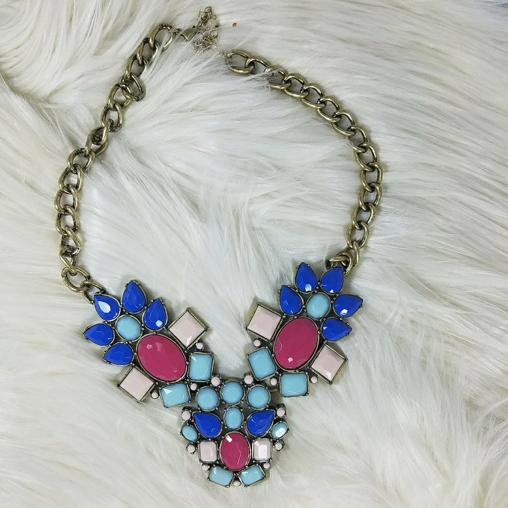 Avon Romantic Hideaway Necklace Earring Set - Picture 5 of 6