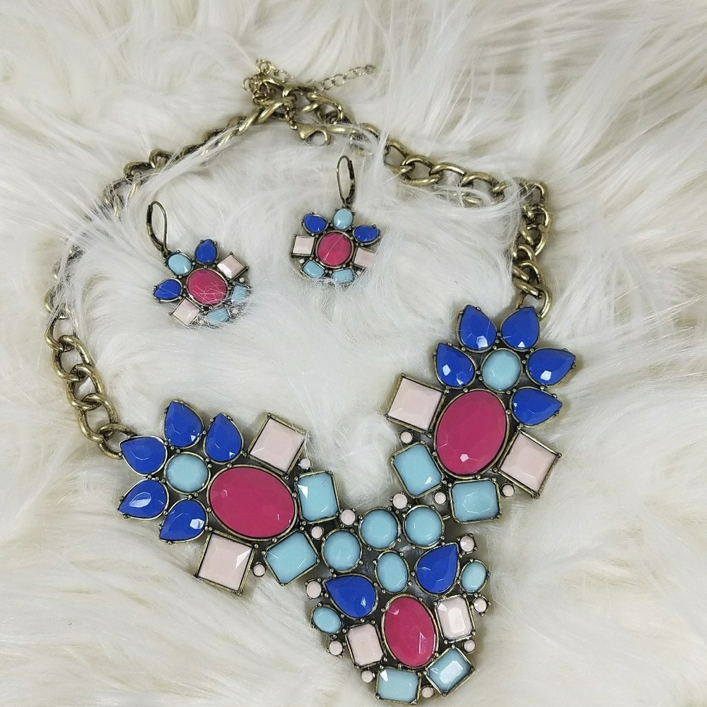 Avon Romantic Hideaway Necklace Earring Set - Picture 6 of 6
