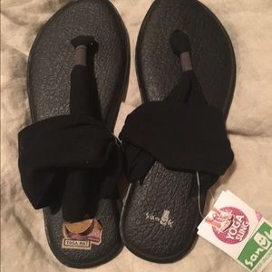 BNWT SANUK yoga sling 9