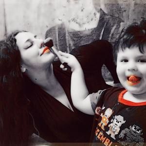 Meet your Posher, Mishelle