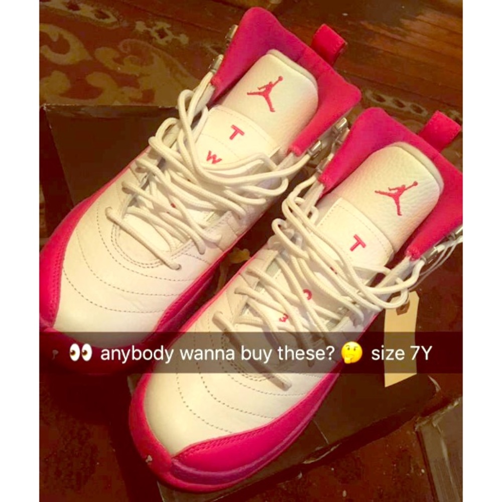 Jordan Retro 12 Valentines Day