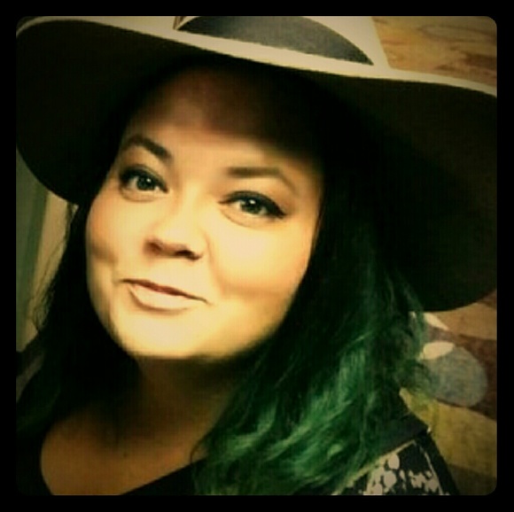 Meet Your Posher, Casey - Picture 8 of 8