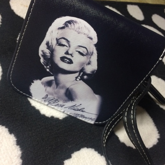 Marilyn Vegan Leather Crossbody Bag - Picture 1 of 5