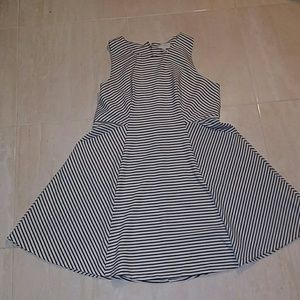 Plus Size Sleevless Dress w/ Pockets