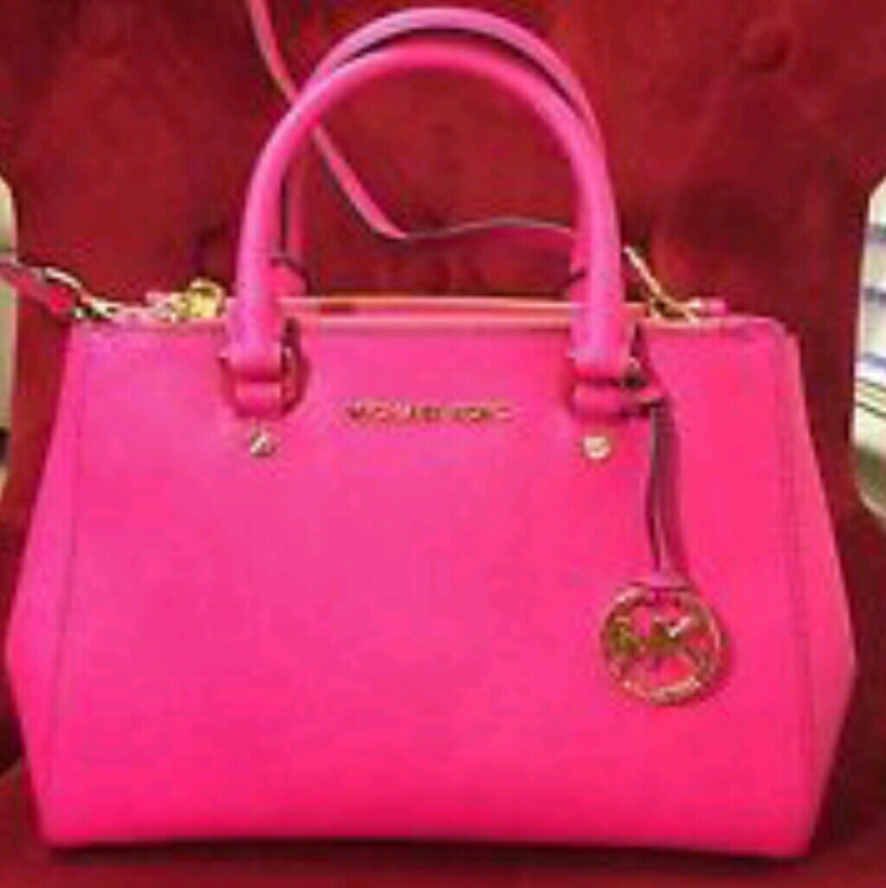 Mk fuscia sutton