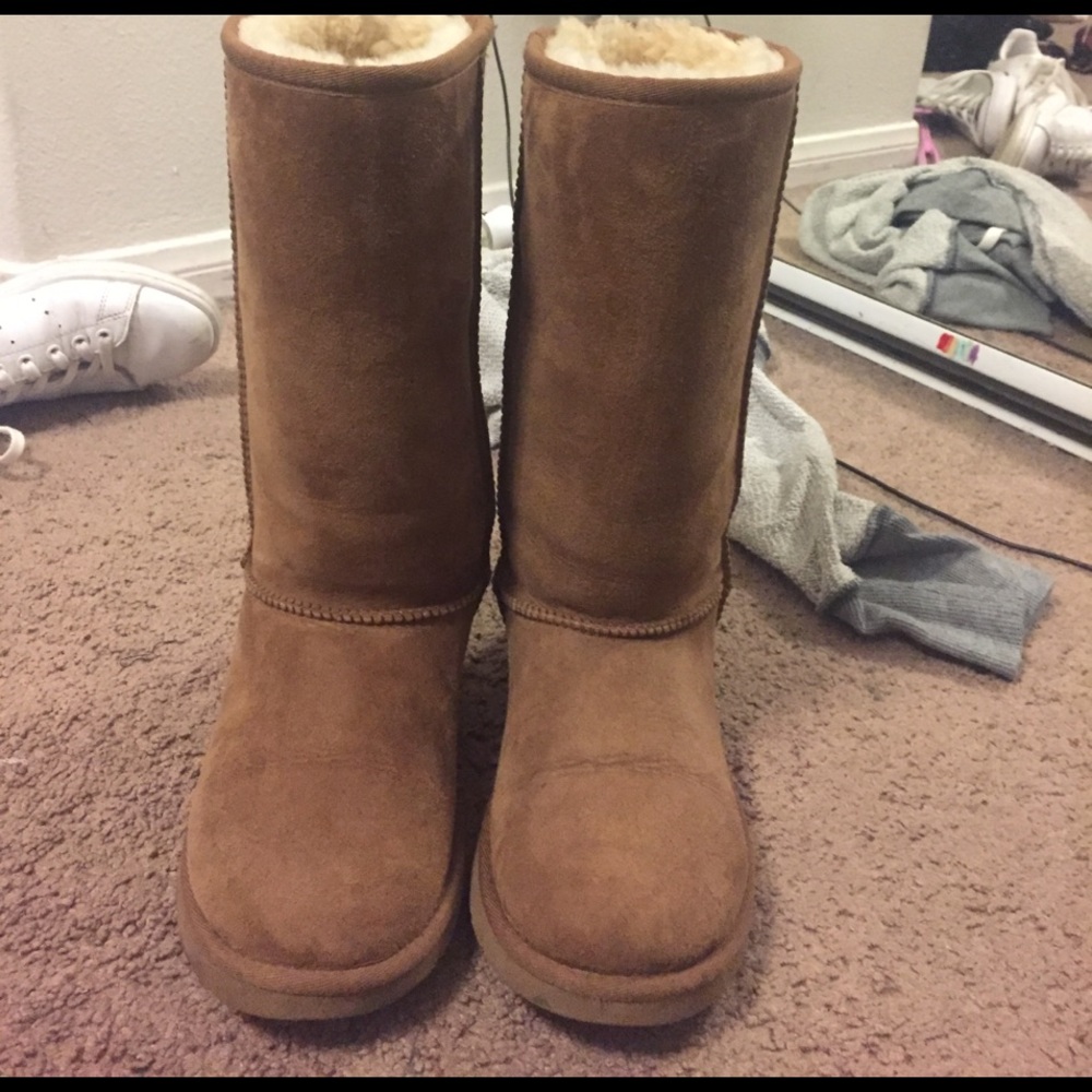 Tall brown uggs