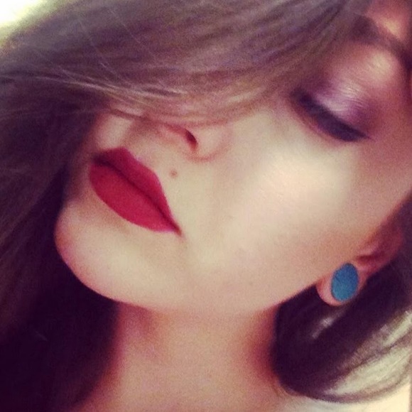 Meet your Posher, Ksenia - Picture 1 of 1