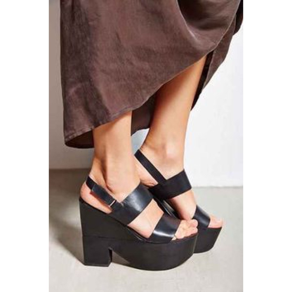 Black Leather Platform Sandal - Picture 2 of 5