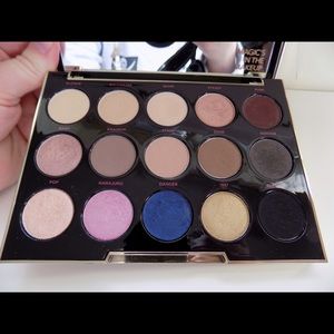 Limited edition Urban Decay Gwen Stefani palette