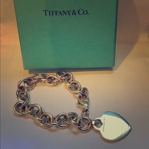 Tiffany's & Co. Ladies Heart Tag Bracelet (silver)