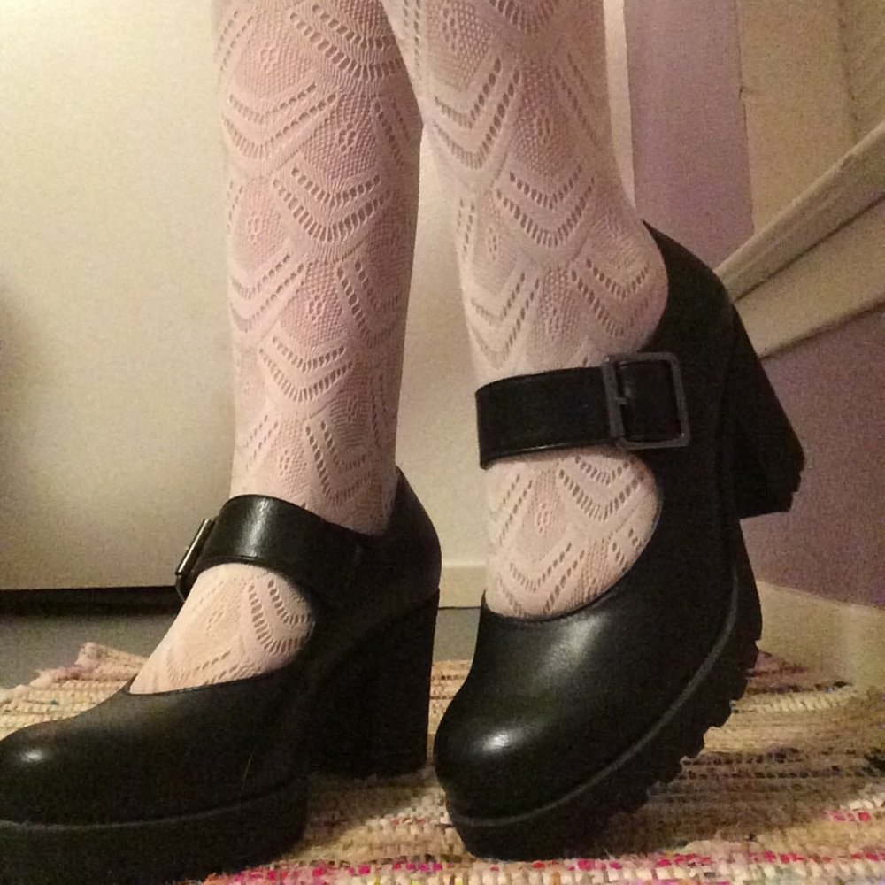 Karmaloop Black chunky heeled Mary Janes