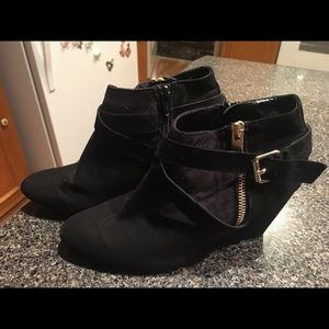 Mossimo black booties