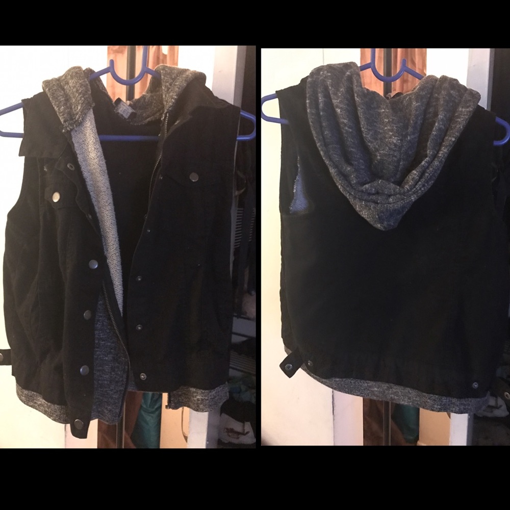 Sleeveless Jacket / Vest
