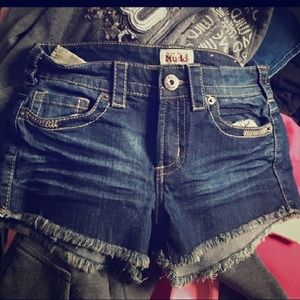 Cute MUD jean shorts