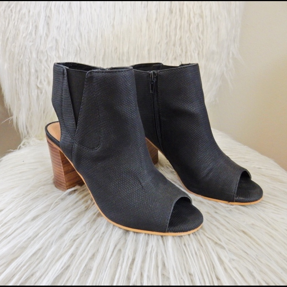 Peep Toe Wedge