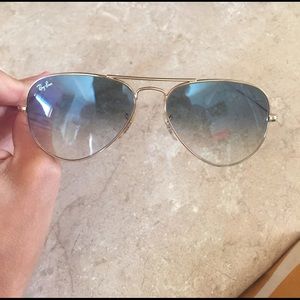 RB 3205 Aviators is Gradient Blue 55mm