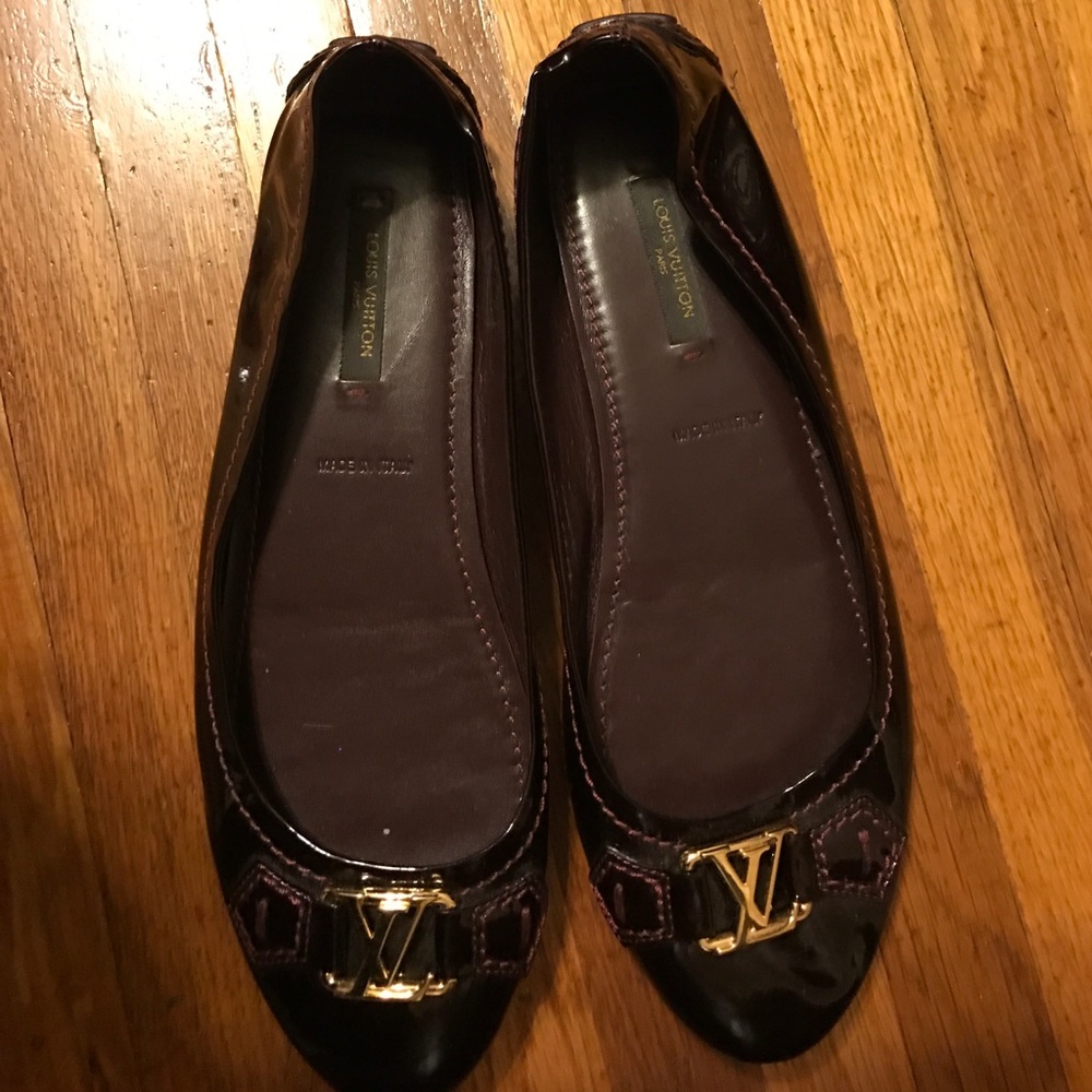 Louis Vuitton patent leather flats💯Authentic!