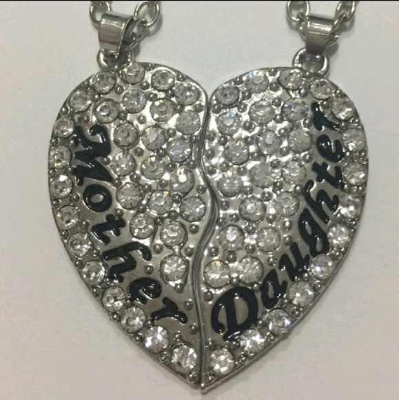 SALE!💖Mother Daughter "Besties" Necklace Set!💖 - Picture 3 of 4