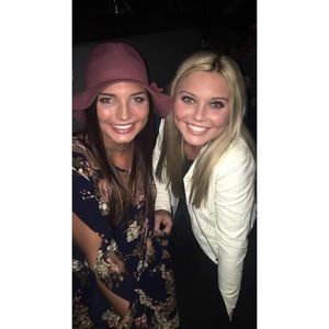 Meet your Posher, Abbie