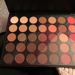 Brand new morphe eye shadow pallet