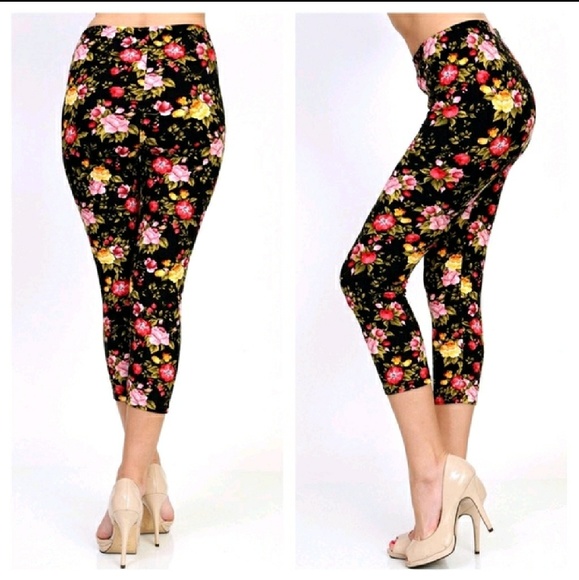 ✨🌻Summer Flowers Capri Leggings!💃 - Picture 2 of 2