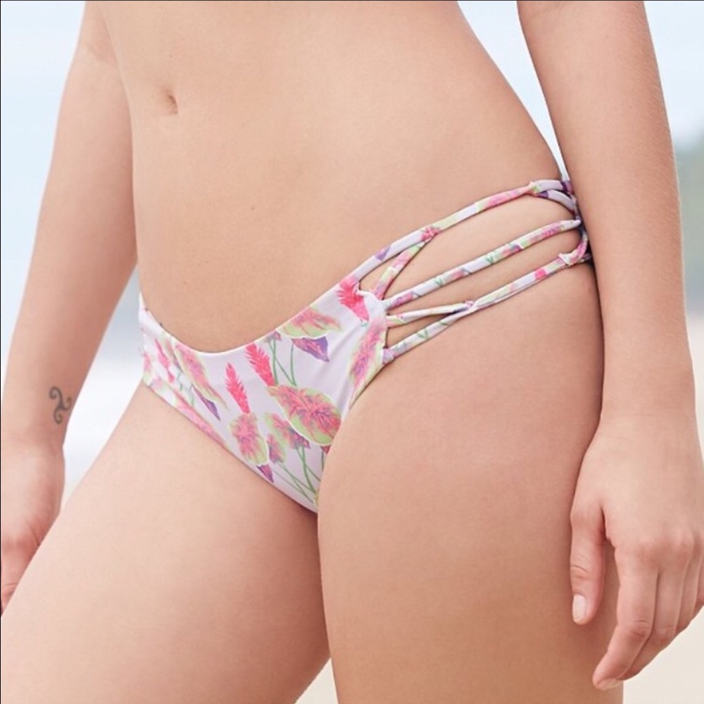 Acacia Riviera bottoms