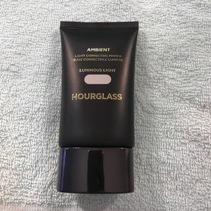 Hourglass luminous light primer