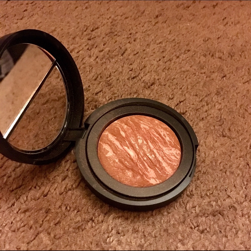 Laura Geller: Baked Blush -N- Brighten Highlighter