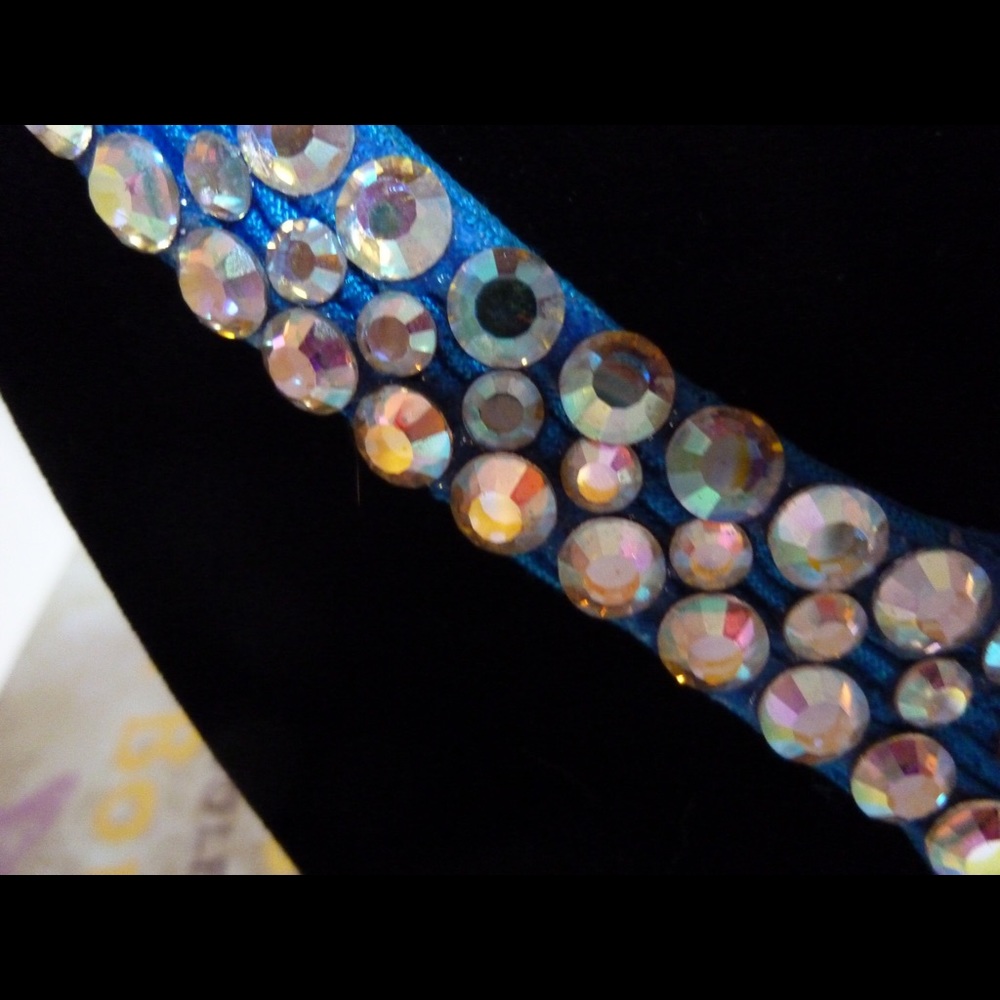 Handmade Necklace with Swarovski crystals. - Picture 2 of 3