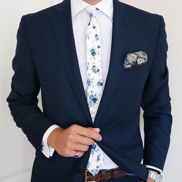 Mens Floral Tie - Picture 3 of 5