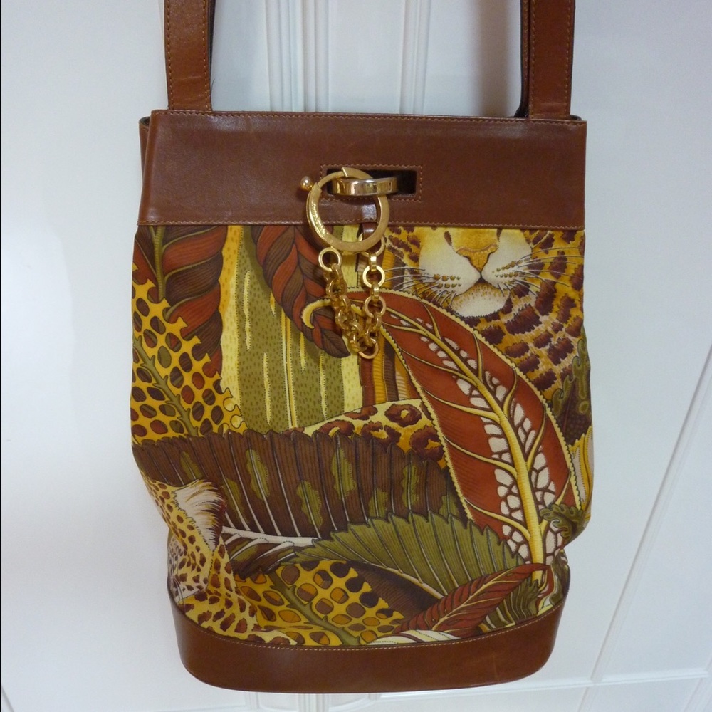 Ferragamo handbag with shoulder straps