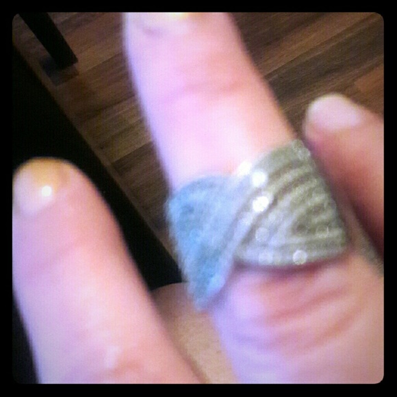 ring - Picture 1 of 2