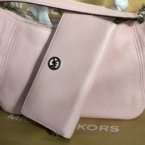 NWT MICHAEL KORS WALLET💕💕💕🙌🏻🙌🏻
