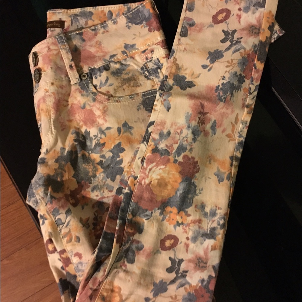 Spring floral skinny pants  💐