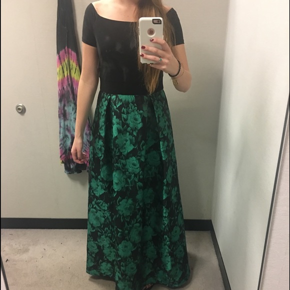 🎉PROM, WEDDING, FORMALS 🎉Alex Evenings ball gown - Picture 2 of 8