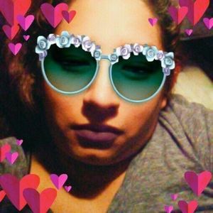 Meet your Posher, Maribel