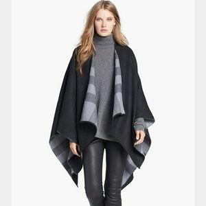 Burberry  poncho
