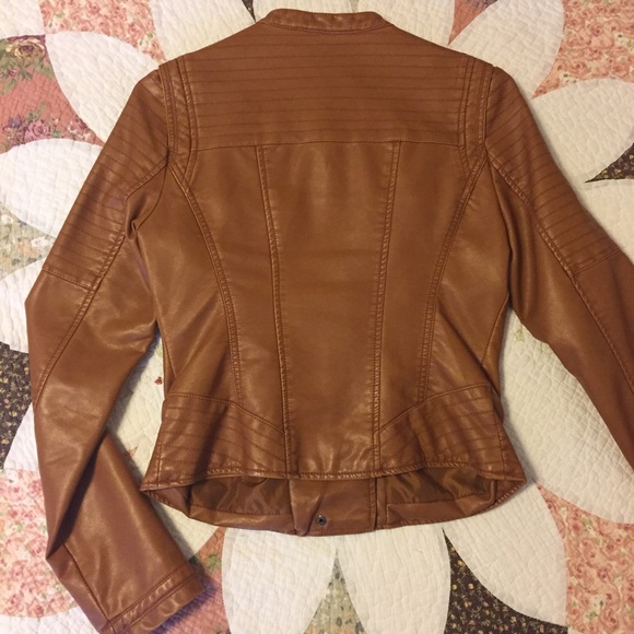 SOLD 3xHP ๐JouJou vegan leather jacket - Picture 3 of 5