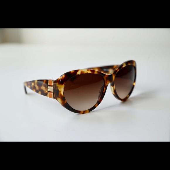 Michael Kors sunglasses with box - Picture 3 of 4