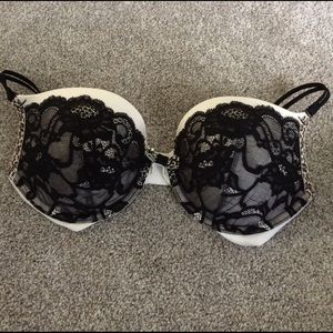 Victoria's Secret Very Sexy Push Up Bra Sz 32 DD