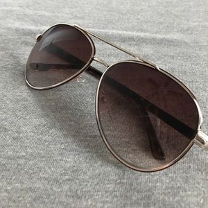 Oscar De La Renta Aviator Sunglasses
