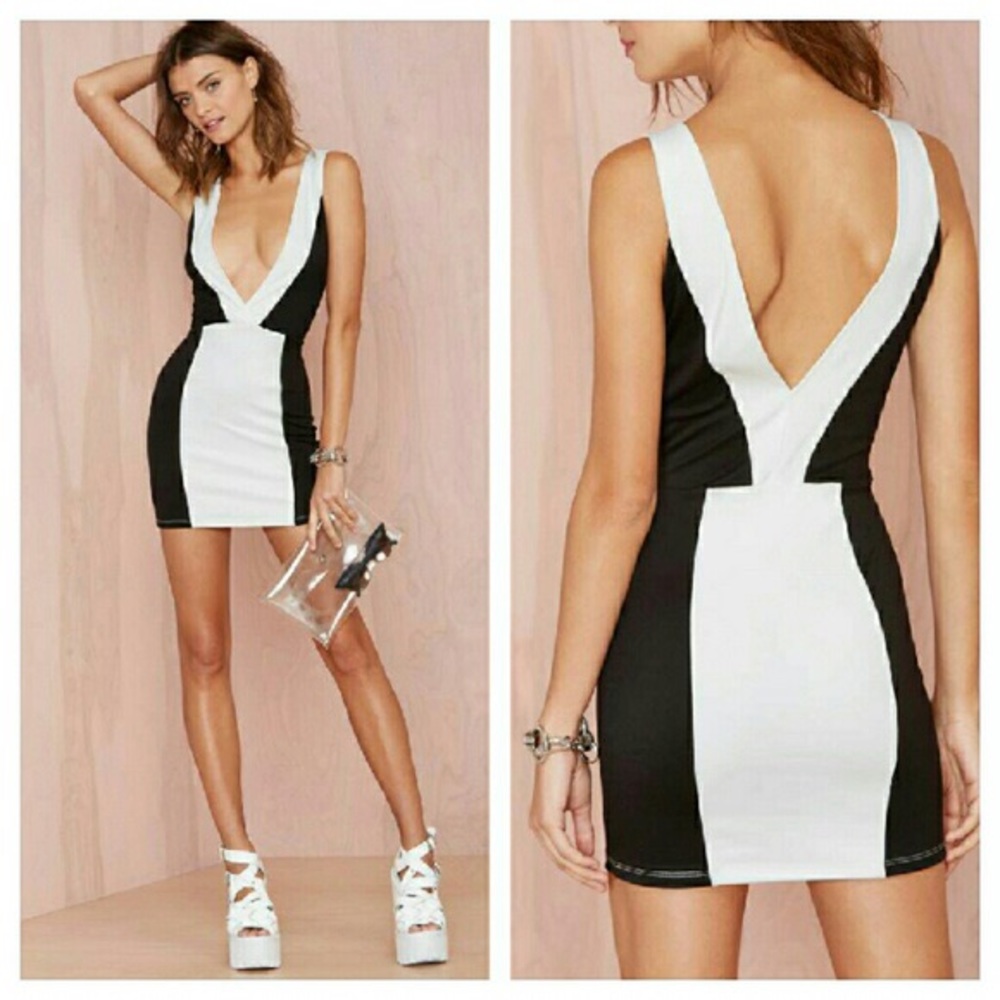 🆕Nasty Gal plunge neck sexy color bock dress