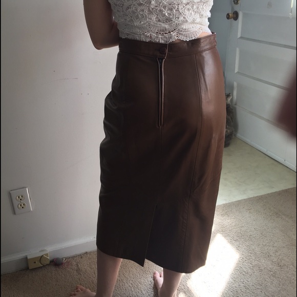 Leather skirt - Picture 3 of 3