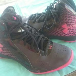 Juniors underarmour basketball shoes