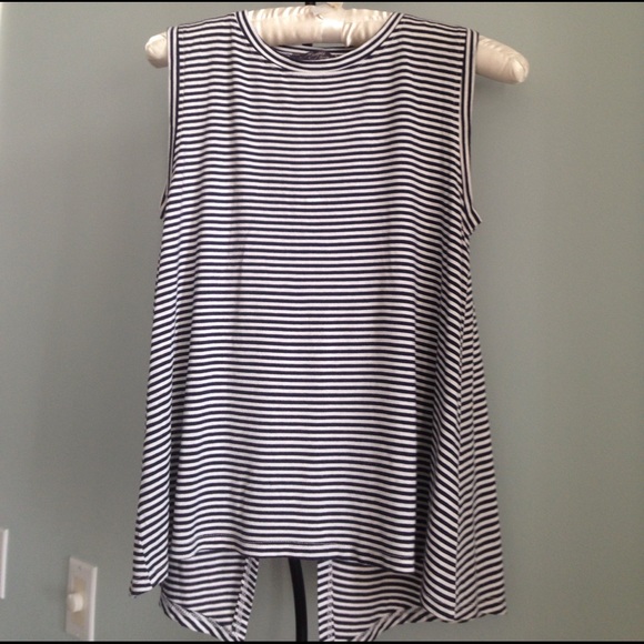 frenzii Tops - FRENZII by JULLY KANG
Jersey Fabric Split Opening