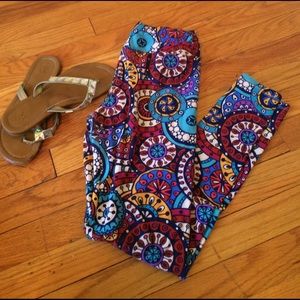 Lularoe onesize leggings.