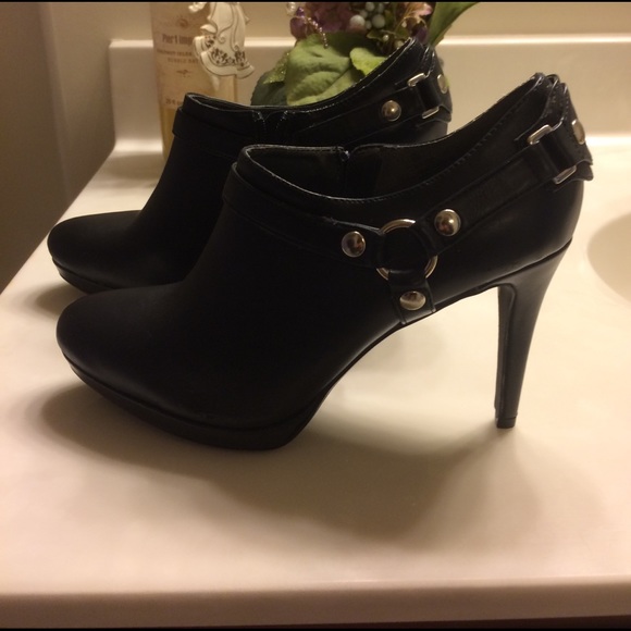 Shoes - Picture 3 of 3