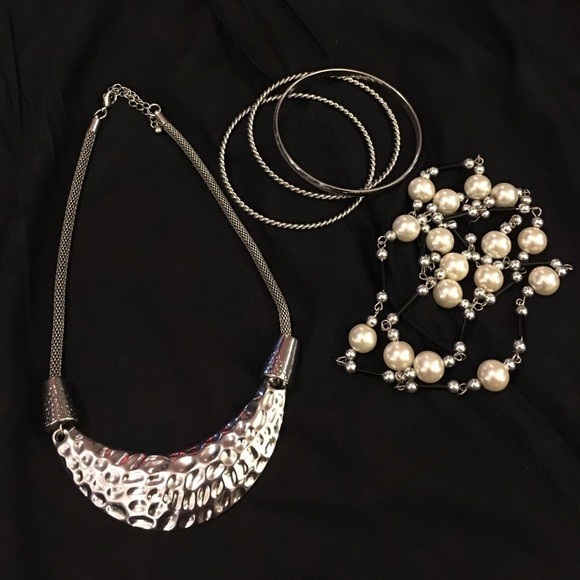 Costum Jewel Bundle 💁🏻 - Picture 1 of 4