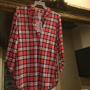Plaid coral and black shirt